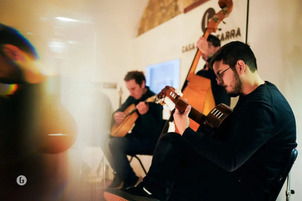 Fado tradicional e canção: expressões genuínas